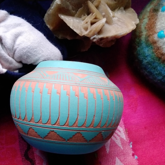 HOLD Vintage Navajo Pot by Susie Charlie - Picture 2 of 8